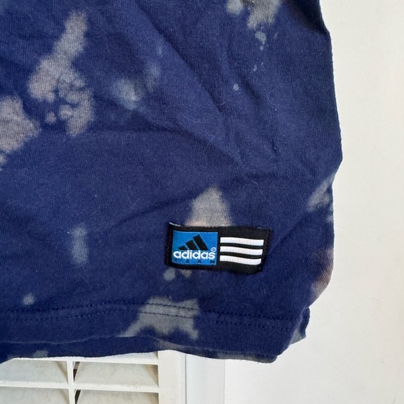 Vintage 90s Oversized Adidas T-Shirt - Picture 2 of 4